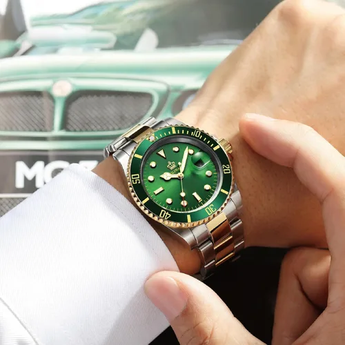 Vista 3 de MASTOP Reloj GMT para hombre de moda con bisel giratorio con esfera verde de cuarzo de acero inoxidable con banda dorada, Verde, Moderno