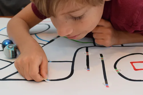 Vista 4 de Códigos autoadhesivos (paquete de inicial) de Ozoeasy, para usar con Ozobot