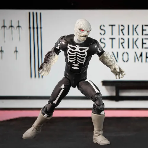 Vista 3 de Hasbro Figura de Cobra Kai Skelputty de Power Rangers