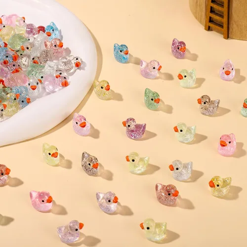 Vista 6 de Fuyamp - 120 mini patos de resina, lindas figuras de pato en miniatura coloridas para proyectos de bricolaje, acuario, decoración del hogar