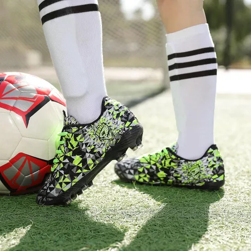 Vista 4 de UMUERX Kids Soccer Cleats Girls Boys Outdoor Indoor Football Shoes Trainning Shoes Lace up Firm Ground Athletic Turf Shoes Green