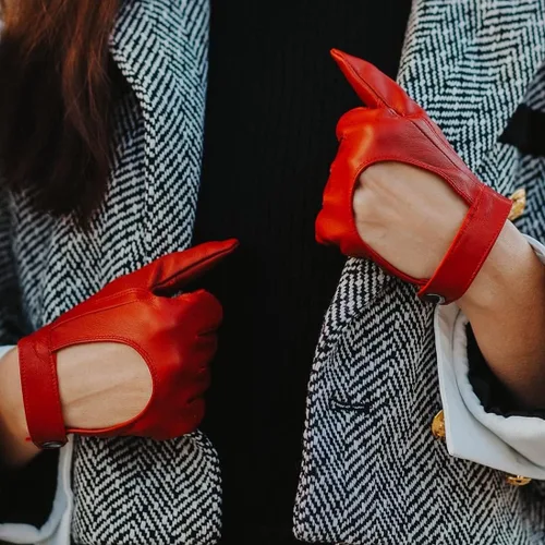 Vista 4 de Harssidanzar Guantes de conducción de cuero para mujer, guantes de cuero de oveja finos sin forro para pantalla táctil KL021