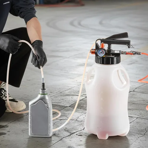 Vista 8 de VEVOR Bomba de fluido de transmisión, extractor neumático de líquido de aceite de 8 L, bomba de transferencia de dispensador de recarga ATF con 15