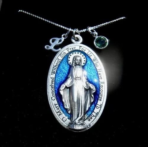 Vista 2 de Medalla milagrosa Virgen María, extra grande de 1.75 pulgadas, Medallón de la Virgen María, Confirmación, Cruz, Medalla Milagrosa Azul XL, Cadena