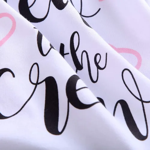 Vista 4 de Conjunto de enterizo de algodón con diseño de letras para recién nacidas y con lazo para la cabeza