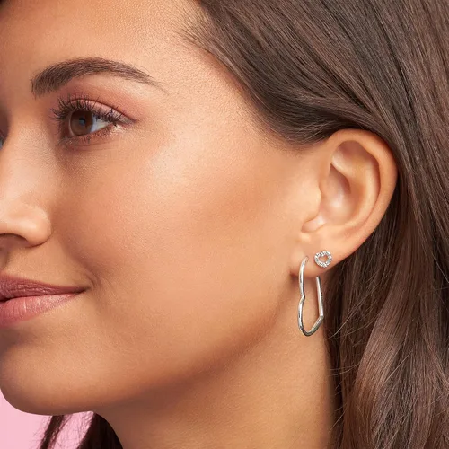 Vista 3 de PANDORA Aretes de aro con forma de corazón asimétrico, aretes clásicos para mujer, gran regalo para ella, hechos con plata de ley, con caja