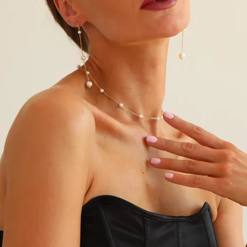 Vista 4 de foyjoey Gargantilla de perlas delicadas, ajustable, hecha a mano, collar de cadena de cuentas de oro para mujer, dama de honor, boda, joyería