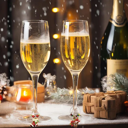 Vista 5 de Encantos para Copas de Vino de Navidad: Suministros de Decoración Temática Navideña Ideales para Fiestas de Cata de Vinos