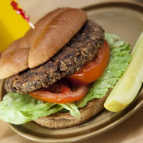 Vista 6 de Augason Farms Mezcla para Hamburguesas de Frijoles Negros, Cubo de 4 Galones, Certificado Sin Gluten, Suministro de Alimentos de Emergencia, Para