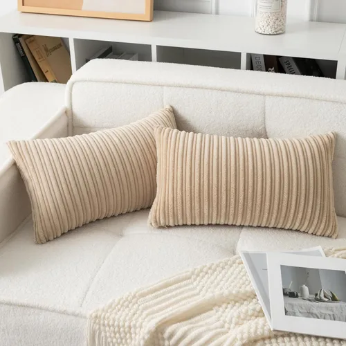 Vista 87 de UGASA - Fundas de almohada decorativas de terciopelo suave y sólidas de Navidad para sala de estar/sofá, 16 x 16 pulgadas, 2 unidades, color burdeos