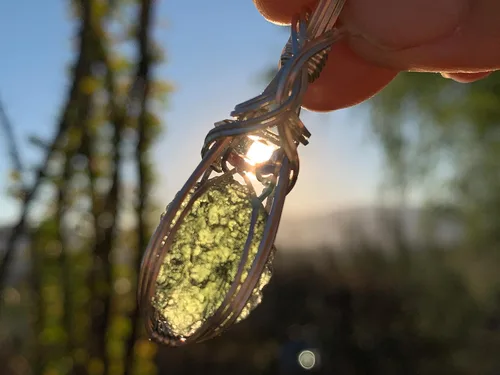 Vista 3 de Cristal de moldavita genuino, colgante grande de diamantes Herkimer - MUY alta vibración República Checa Tektite piedra curativa Reiki S61