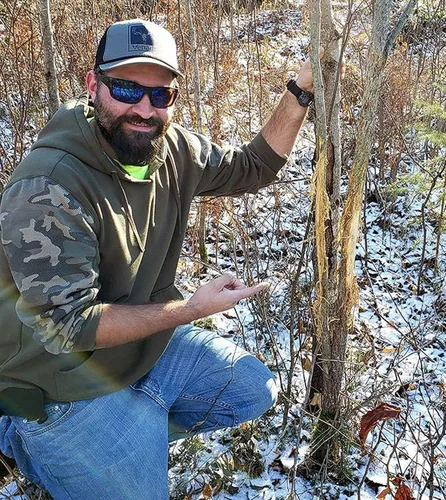 Vista 4 de Venado Sudadera con capucha de camuflaje pesada para hombre, bolsillo de seguridad oculto Apertura de cuello en V