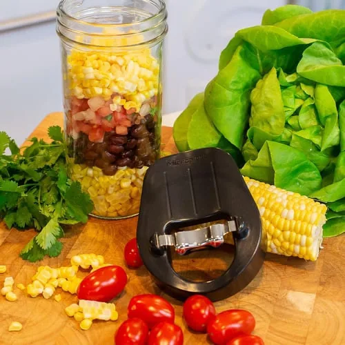 Vista 5 de Microplane Colección gourmet de 3 piezas, espiralizador de verduras, pelador y pelador de maíz, cortador de verduras, tapas de tarro de acero