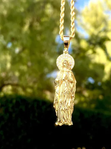 Vista 3 de Shop-iGold Iced Virgin Mary - Colgante de acero inoxidable de 0.118in con colgante de plata helada de 0.118in con acabado dorado italiano de 16 a 24