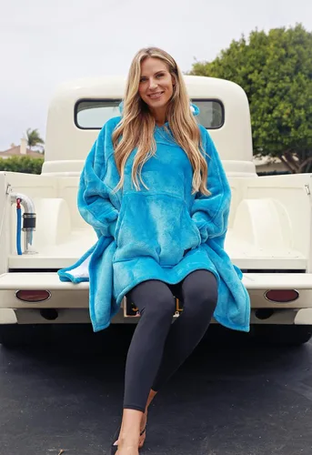 Vista 4 de Tirrinia Manta con capucha de gran tamaño, sudadera con manga de murciélago, acogedora manta Sherpa enorme regalo para mujeres adultas