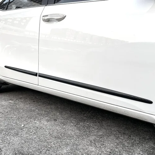 Vista 6 de XmuxHai 4 piezas de protector de puerta de coche para prevenir abolladuras, kit de tiras de moldura de puerta, protector de puerta universal