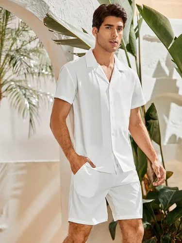 Vista 3 de MakeMeChic Conjunto de camisa y pantalones cortos de manga corta con botones para hombre de 2 piezas