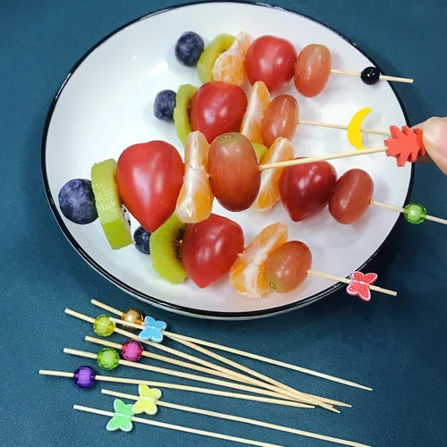 Vista 6 de 100 piezas de selecciones de cóctel de bambú fruta/comida palillos de dientes festivos de aperitivos de 4.72 pulgadas palillos de madera con árboles
