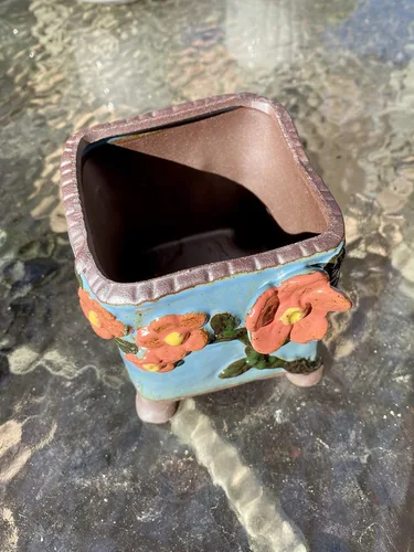 Vista 2 de Handmade Embossed Ceramic Pot, 4 inch x 4 inch square, blue and orange red, excellent for succulents and other plants
