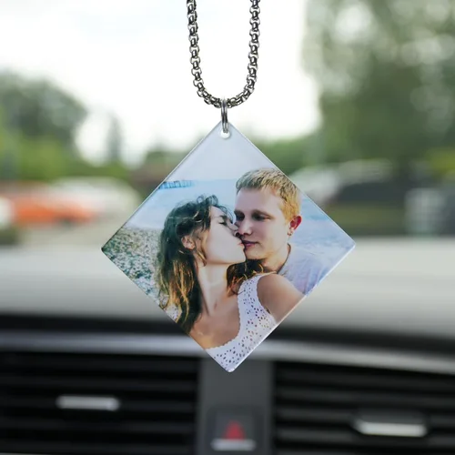 Vista 3 de Ornamento colgante personalizado para espejo retrovisor de coche con foto - Colgante de coche de acrílico personalizado con imagen (Rombo)