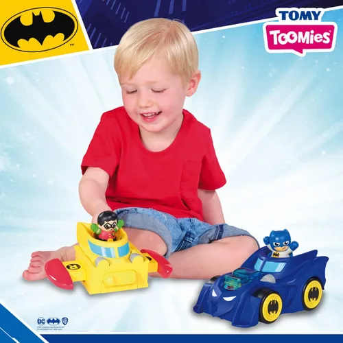 Vista 6 de Toomies DC Comics Batman E73262 - Vehículo 3 en 1 que se transforma en mini batmobile y chorro, efecto de estallido del motor, tracción del volante