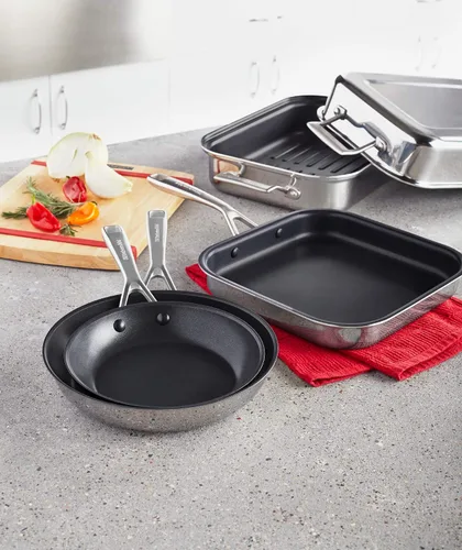 Vista 2 de KitchenAid KC2T10NKST - Sartén antiadherente de tres capas de 10 pulgadas, acero inoxidable, tamaño mediano