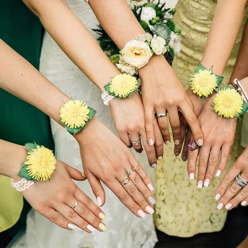 Vista 4 de Pulsera de perlas con ramillete de muñeca elástica para muñeca, pulsera elástica de perlas para boda, ramillete de perlas de imitación, Seda