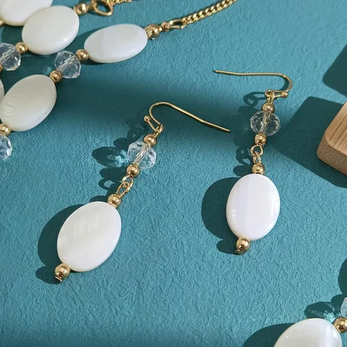 Vista 5 de Firstmeet Juego de collar de cuentas de 3 capas con aretes, cuentas ovaladas de concha de regalo para mujer