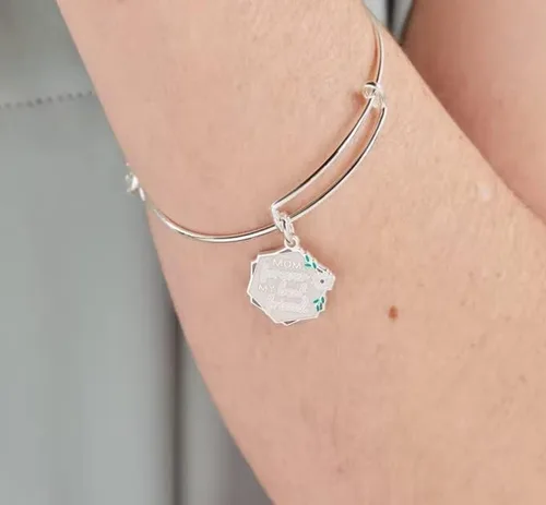 Vista 3 de Alex and Ani Pulsera de alambre extensible para el Día de la Madre para mujer