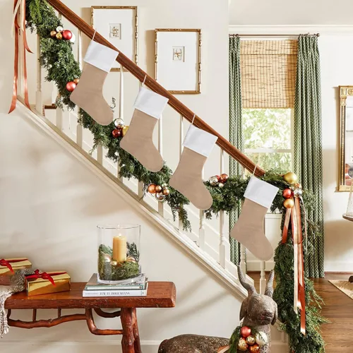 Vista 4 de Juego de 4 medias navideñas de arpillera para decoración de tamaño grande