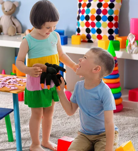 Vista 6 de DolliBu Animal de peluche de araña, tarántula salvaje suave y abrazable, adorable juguete de peluche para jugar, lindos animales del desierto
