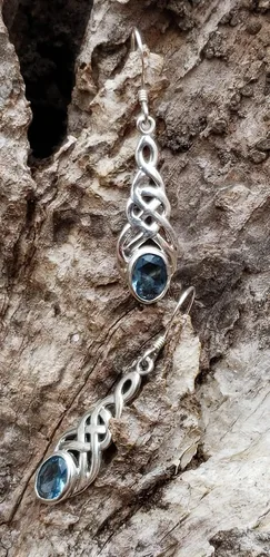 Vista 8 de Raindrops of Ireland - Pendientes de plata de ley con nudo celta simulado topacio azul, Metal, Topacio