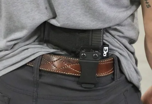 Vista 4 de Fierce Defender IWB - Funda Kydex compatible con Glock 19, 23, 32 con corte óptico, serie Winter Warrior, fabricada en Estados Unidos