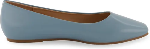 Vista 4 de CUSHIONAIRE Zapatos planos Skipper para mujer con espuma viscoelástica, anchos anchos disponibles, Charol negro