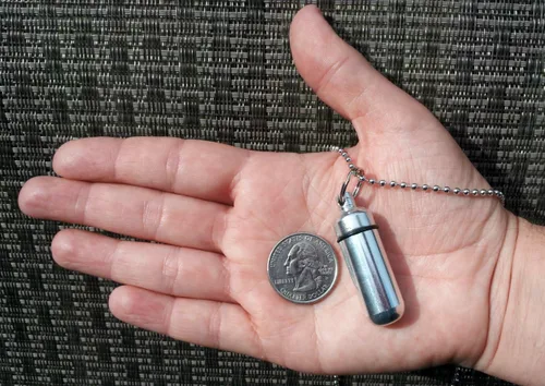 Vista 3 de ZCYINGQ - Juego de diez collares de urna de cremación de mariposa de encaje plateado, fabricados en Estados Unidos, incluye 10 bolsas de terciopelo