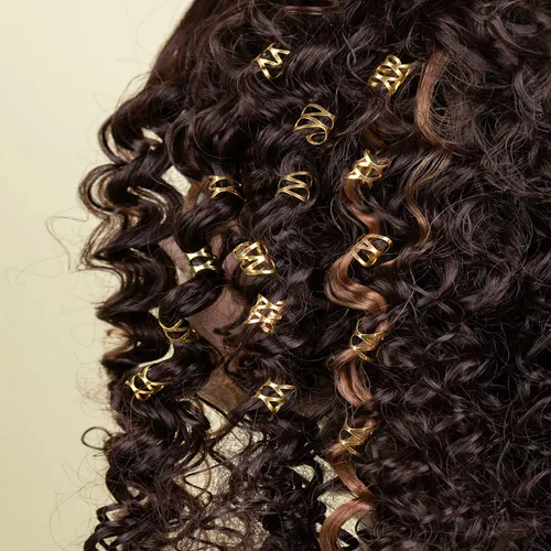 Vista 5 de NAISKA 50 piezas de joyería para rastas, anillos trenzados para el cabello, clips de temor, cerraduras de metal, joyería para trenzar el cabello