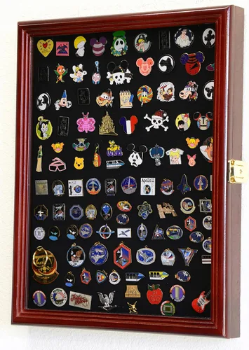 Vista 2 de Disney Hard Rock - Soporte de pared con pin de solapa militar (acabado cereza)