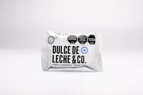 Vista 4 de Dulce de Leche & CO. Alfajores Premium DDL&CO x 2 unidades - 1 negro 1 blanco - Hecho en Argentina (4)