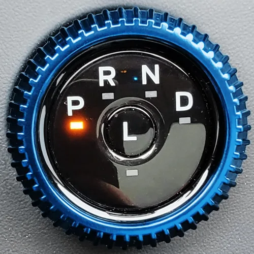 Vista 5 de iJDMTOY Cubierta de aluminio para consola central de cambio automático, giratorio/selector de engranajes, compatible con Ford Mustang Mach-E 2021