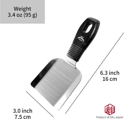 Vista 2 de Rallador japonés con mango para wasabi, rábano, ajo, jengibre, manzana, acero inoxidable (6.3 x 3.0 pulgadas), Seki Japón