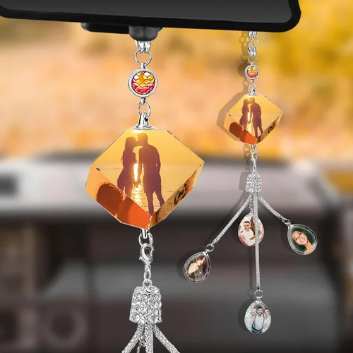 Vista 11 de Dijes colgantes de cristal personalizados para automóvil con fotos y textos personalizados Adorno colgante de espejo retrovisor Colgante de foto