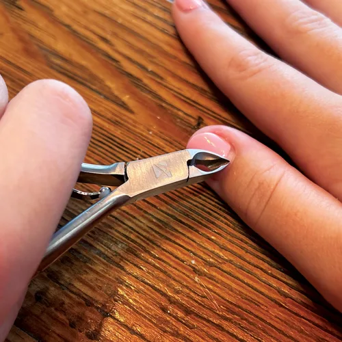Vista 4 de ClipperPro® - Pinzas de cutícula de acero inoxidable para el cuidado de uñas, pedicura, manicura, herramientas de uñas, herramienta para quitar