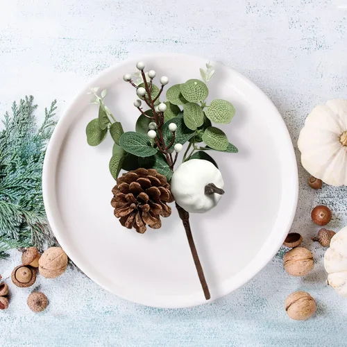 Vista 6 de 6 tallos de vegetación de hojas artificiales de eucalipto con piñas de calabaza blancas para decoración de mesa de boda, otoño, día de Acción