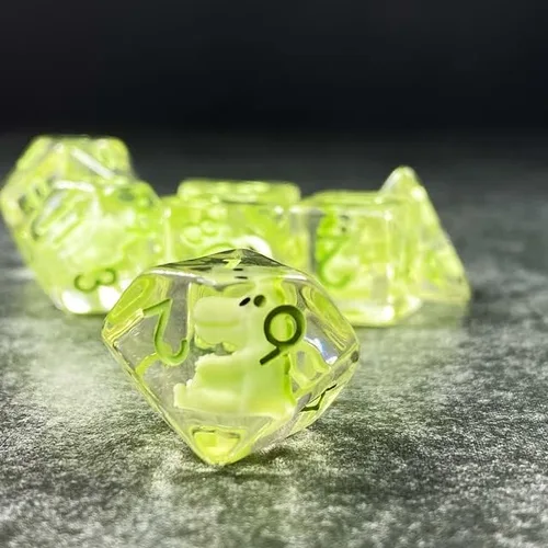 Vista 4 de Sage's Portal Animal Familiars - Juego de dados poliédricos de resina para Dungeons and Dragons RPG Pathfinder, mesa TTRPG (Baby Dragon)