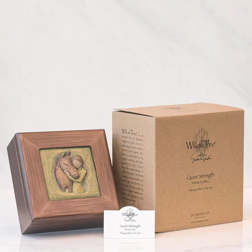 Vista 4 de Willow Tree - Caja de recuerdos "Quiet Strength" por Susan Lordi. 26638