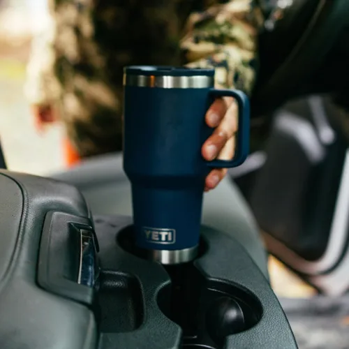 Vista 4 de YETI Rambler - Taza de viaje de 30 oz con tapa con pajita abatible - Acero inoxidable, aislada al vacío, a prueba de fugas, compatible con Negro