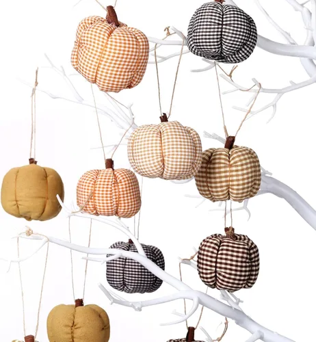 Vista 5 de Hiboom 12 adornos de calabaza de fieltro de otoño para decoración 3D de Acción de Gracias, 6 estilos, tela a cuadros, bellota, adorno colgante