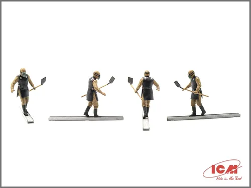 Vista 4 de ICM 35903 Figura de plástico Modelo Chernobyl#3. Limpiadores de escombros (5 Figuras) - Escala 1:35