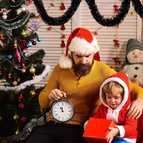Vista 4 de Guirnalda de oropel de Navidad negra de 25 pies, guirnalda de papel de aluminio metálico para colgar en la pared, telón de fondo para flotadores