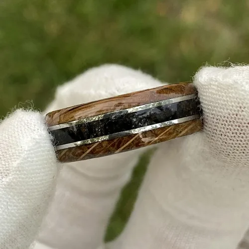 Vista 5 de Whiskey Barrel and Dinosaur Bone Wedding Band